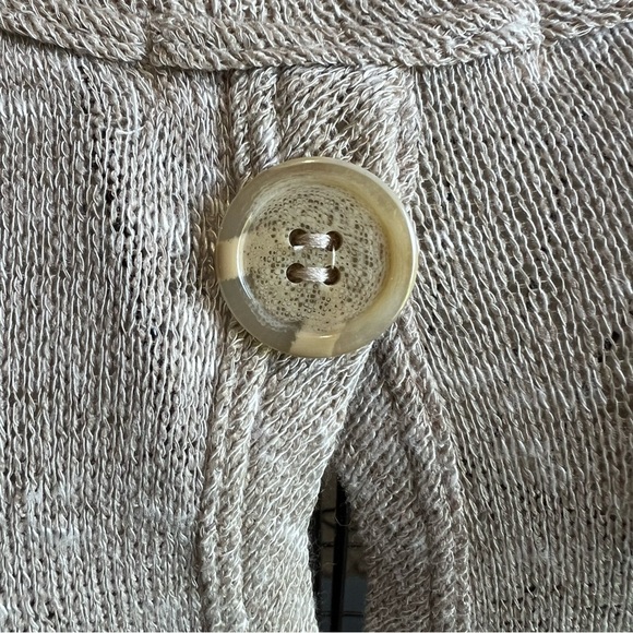 It's Our Time Tan and Cream Oversized Long Sleeve Blouse w back button closure - Picture 5 of 11